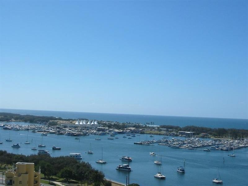75 Brighton Parade, Southport QLD 4215