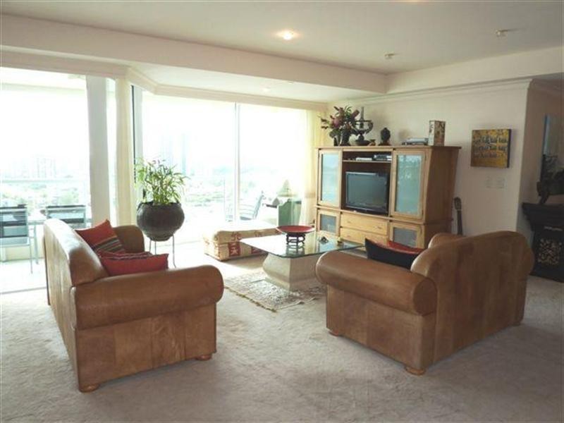 75 Brighton Parade, Southport QLD 4215