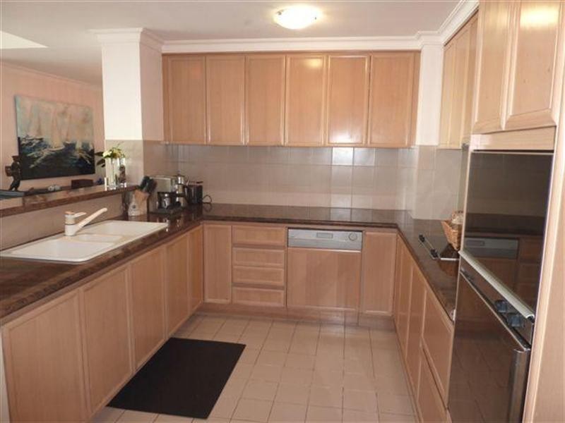 75 Brighton Parade, Southport QLD 4215