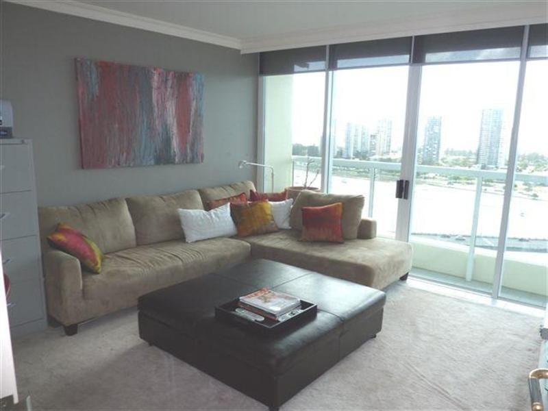 75 Brighton Parade, Southport QLD 4215