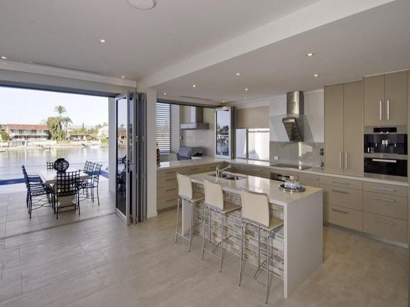 Chevron Island QLD 4217