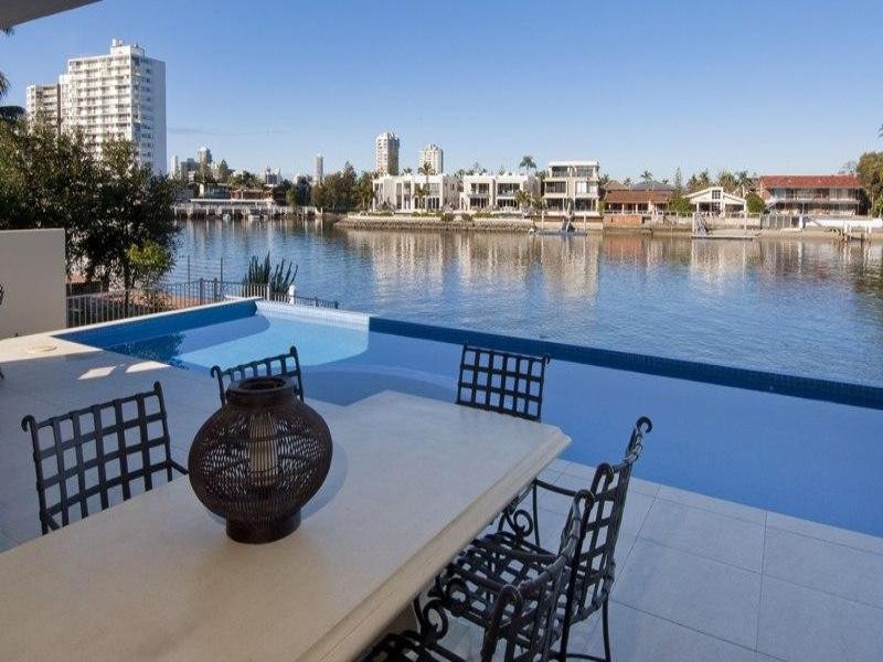 Chevron Island QLD 4217