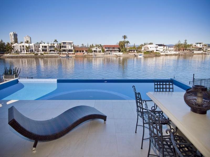 Chevron Island QLD 4217