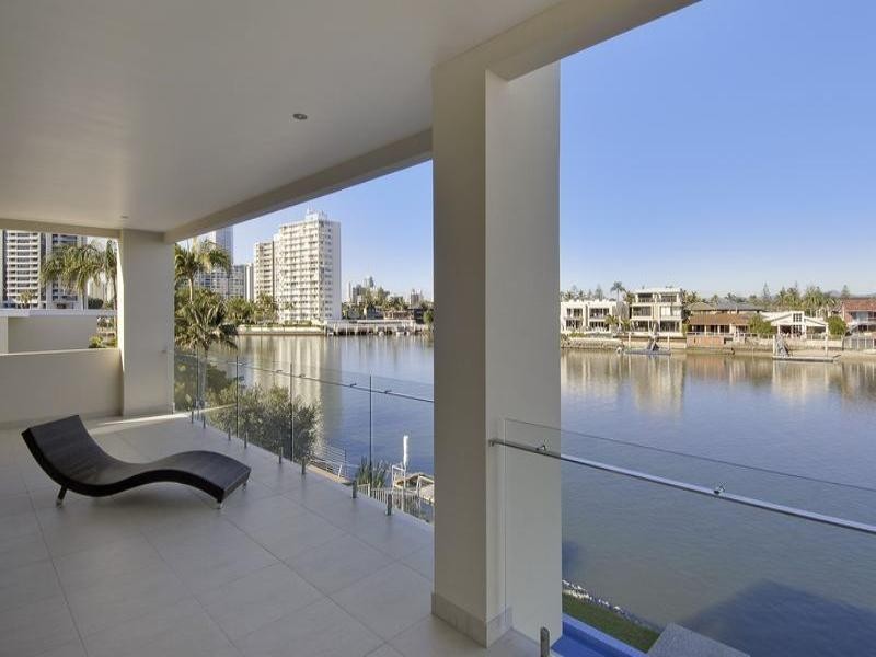 Chevron Island QLD 4217