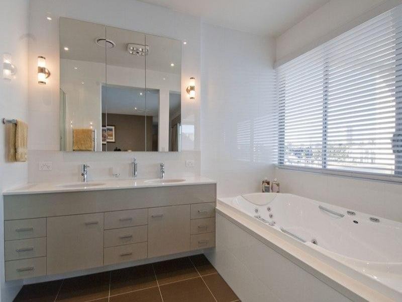 Chevron Island QLD 4217