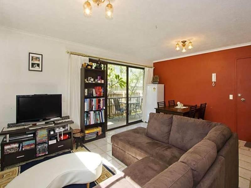 3 York Place 13 Breaker Street, Main Beach QLD 4217