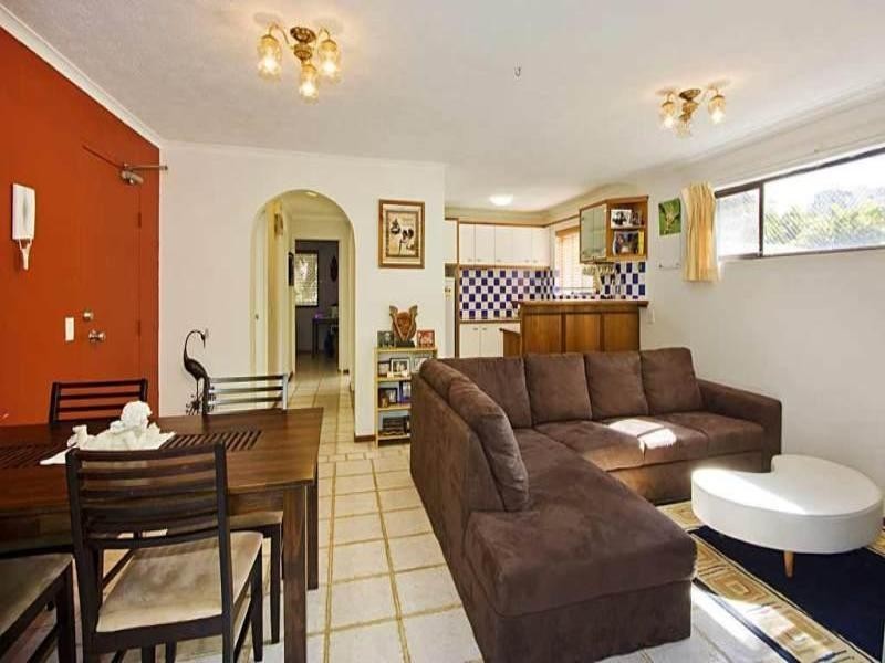 3 York Place 13 Breaker Street, Main Beach QLD 4217