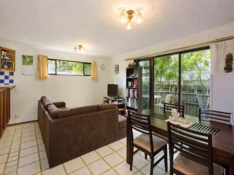 3 York Place 13 Breaker Street, Main Beach QLD 4217