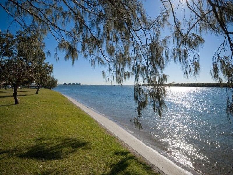 1 Howard Street 38, Runaway Bay QLD 4216