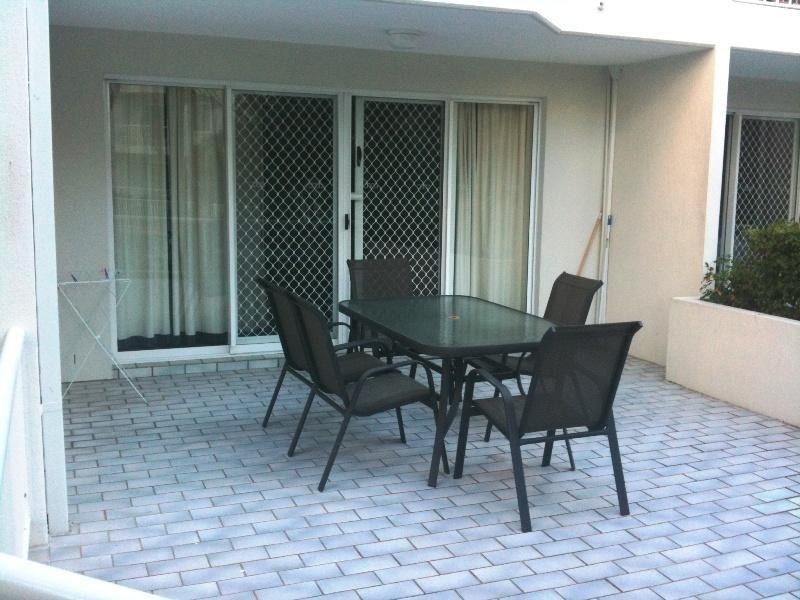 2 Chidori Court  1 Cronin Avenue, Main Beach QLD 4217