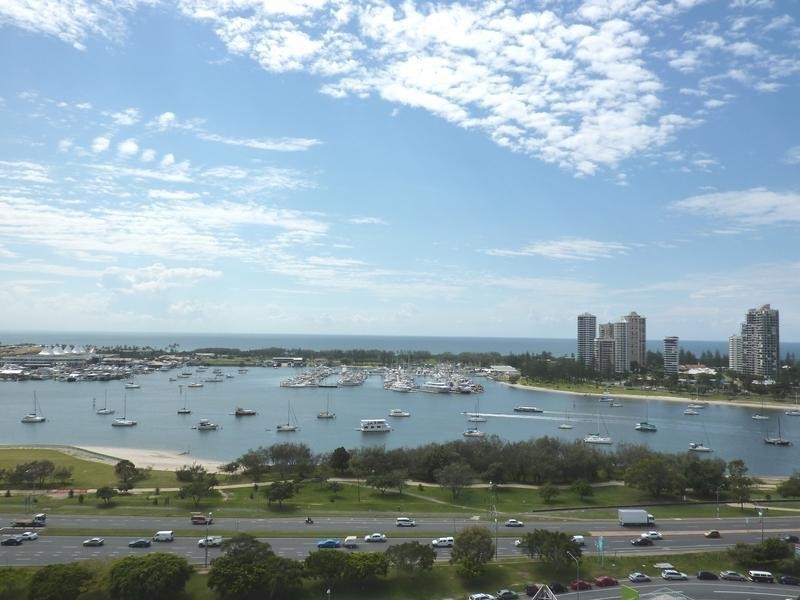 1 Como Crescent, Southport QLD 4215