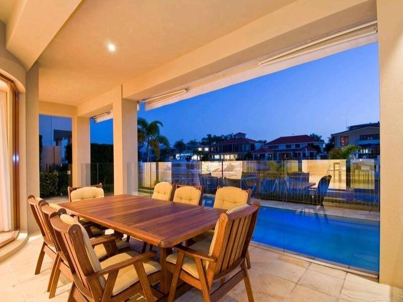 Main Beach QLD 4217