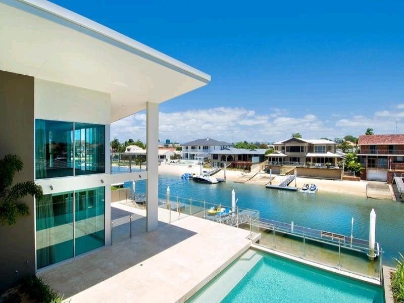 Main Beach QLD 4217