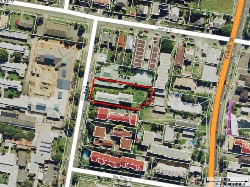 33 Ahern Street, Labrador QLD 4215