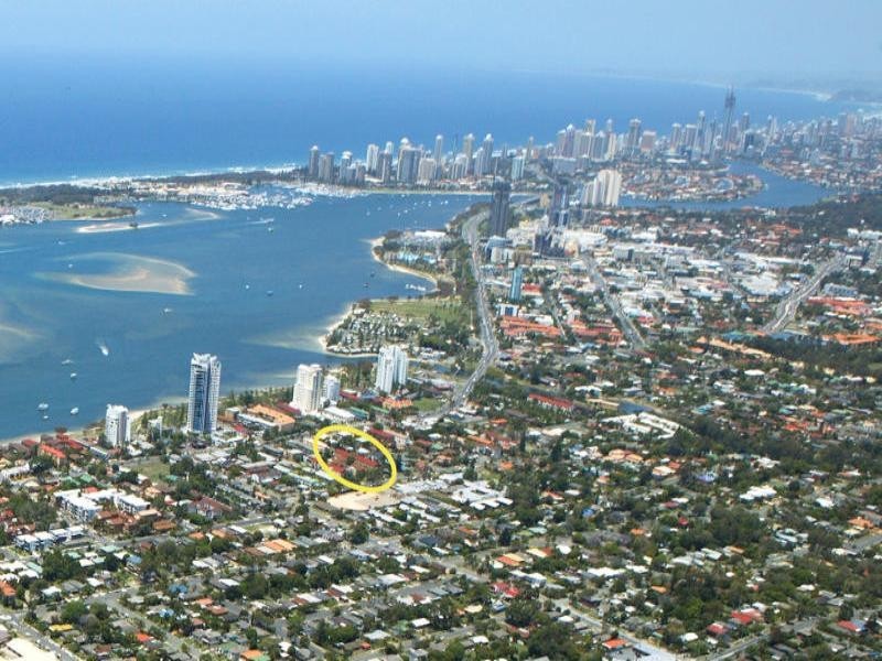 33 Ahern Street, Labrador QLD 4215