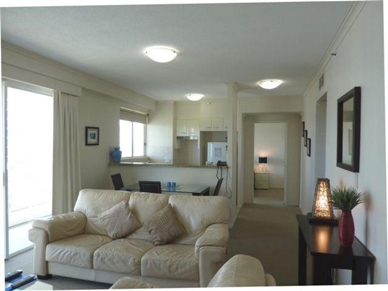 15 Breaker Street, Main Beach QLD 4217