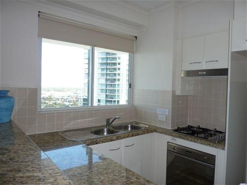 15 Breaker Street, Main Beach QLD 4217