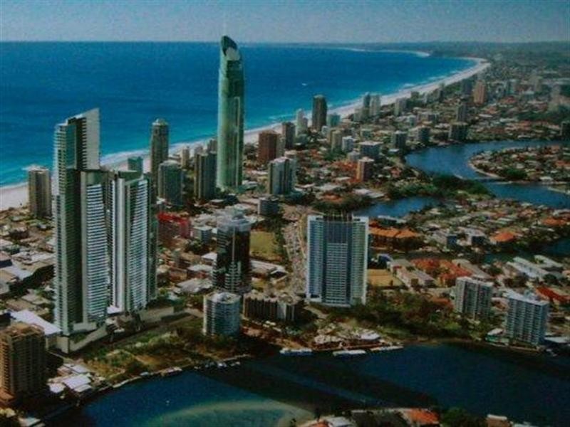 9 Ferny Avenue, Surfers Paradise QLD 4217