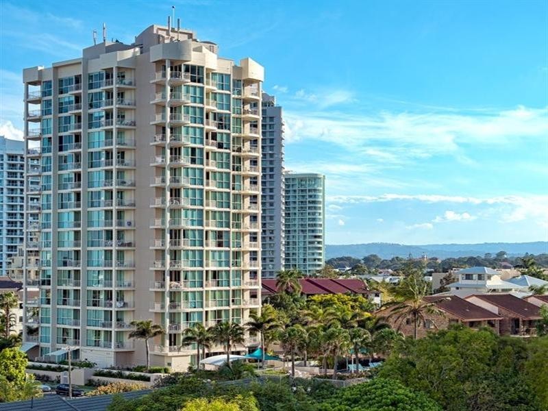 52 Pacific Street, Main Beach QLD 4217