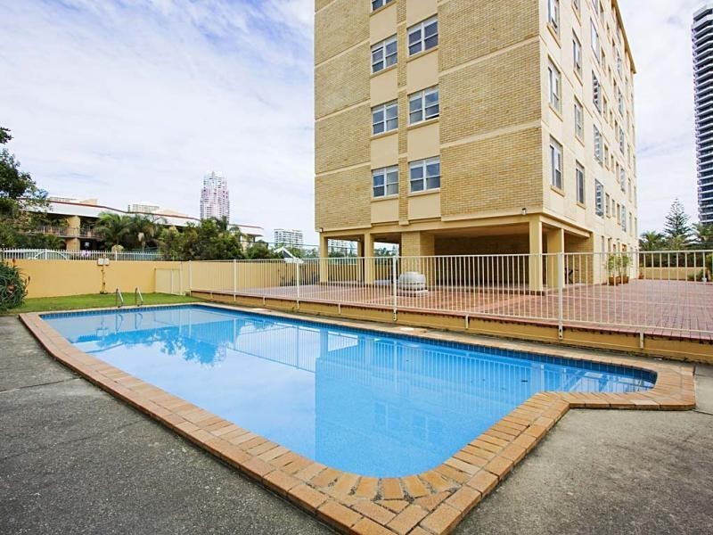 15 Pacific Street, Main Beach QLD 4217