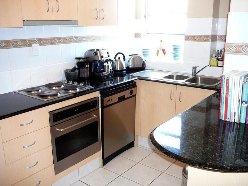 15 Pacific Street, Main Beach QLD 4217