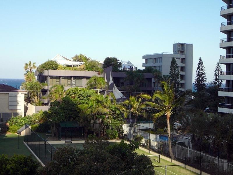15 Pacific Street, Main Beach QLD 4217