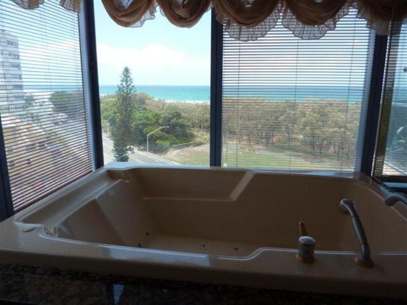 Main Beach QLD 4217