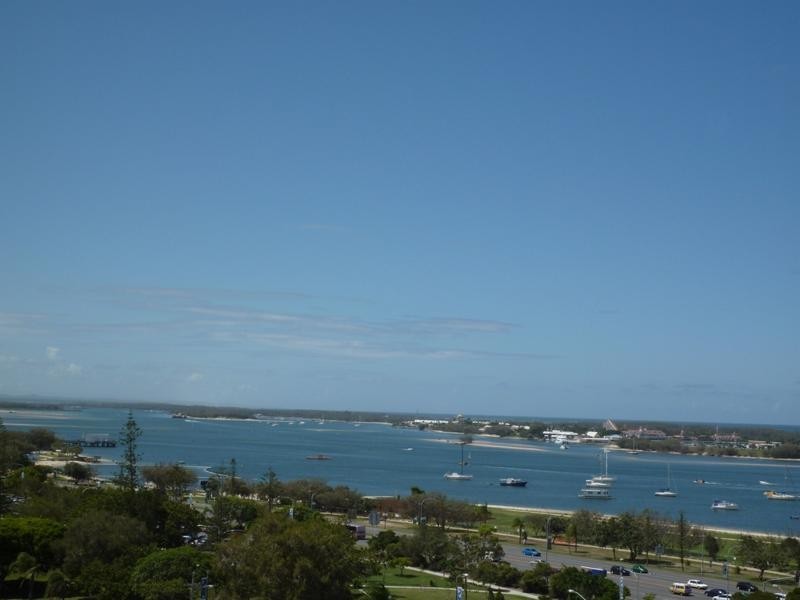 1 Como Crescent, Southport QLD 4215