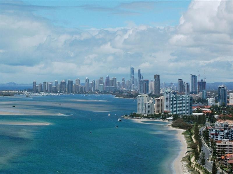 5 Bayview Street, Runaway Bay QLD 4216