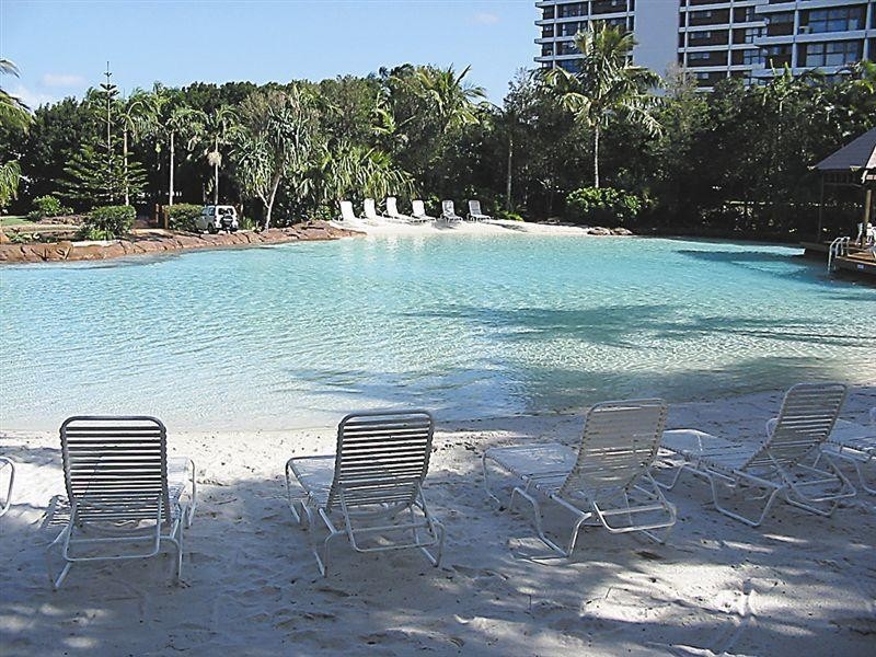 12 Commodore Drive, Surfers Paradise QLD 4217