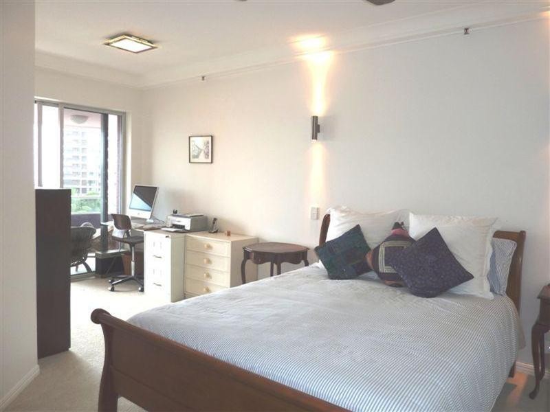 12 Commodore Drive, Surfers Paradise QLD 4217