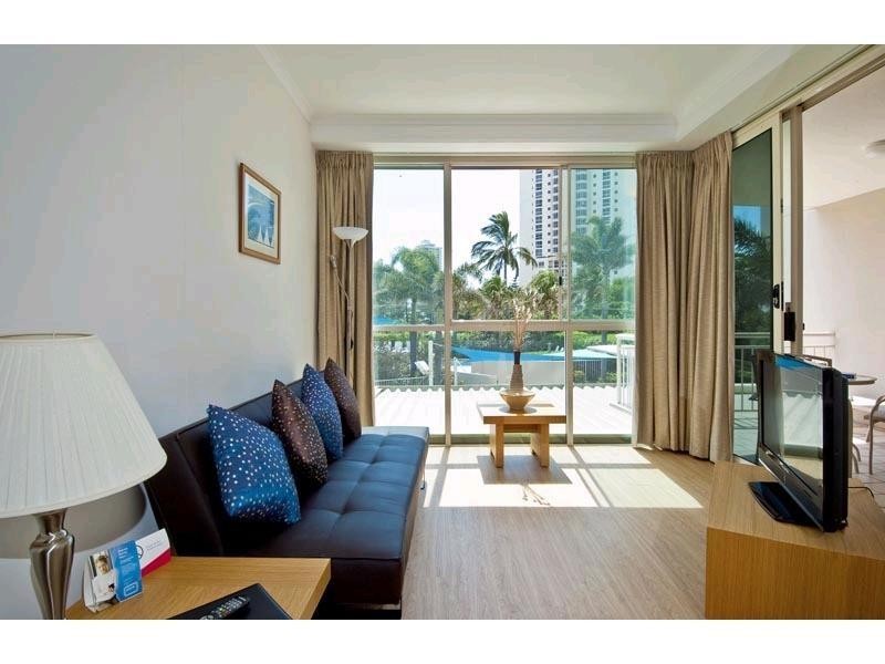 52 Pacific Street, Main Beach QLD 4217