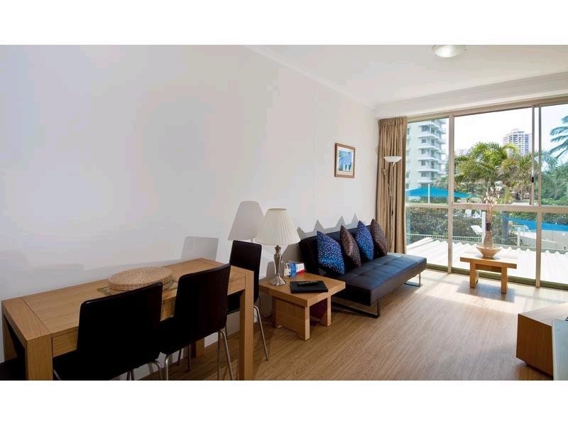 52 Pacific Street, Main Beach QLD 4217
