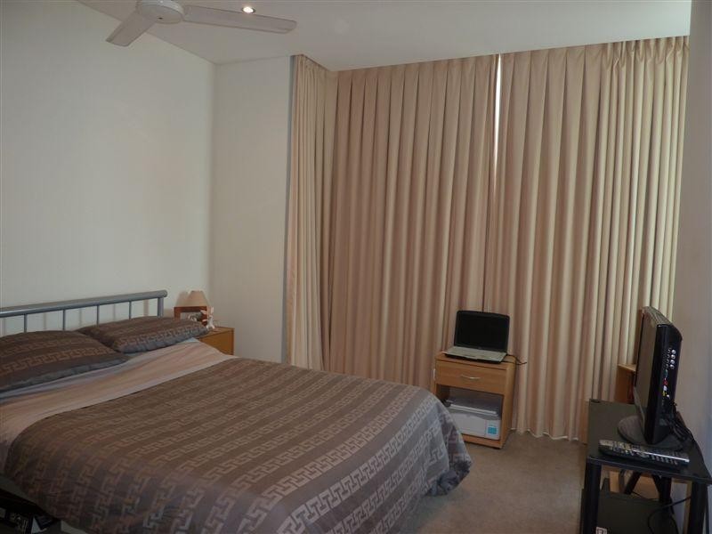 1 Como Crescent, Southport QLD 4215