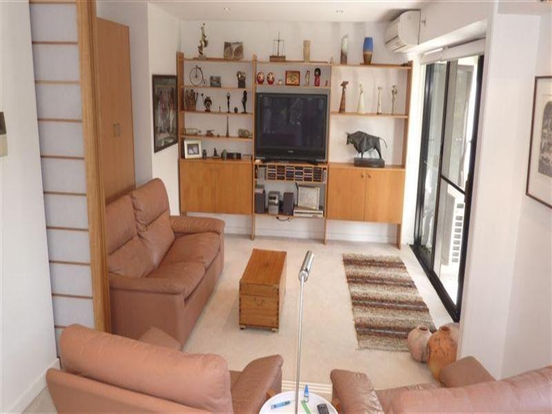 24 Breaker Street, Main Beach QLD 4217