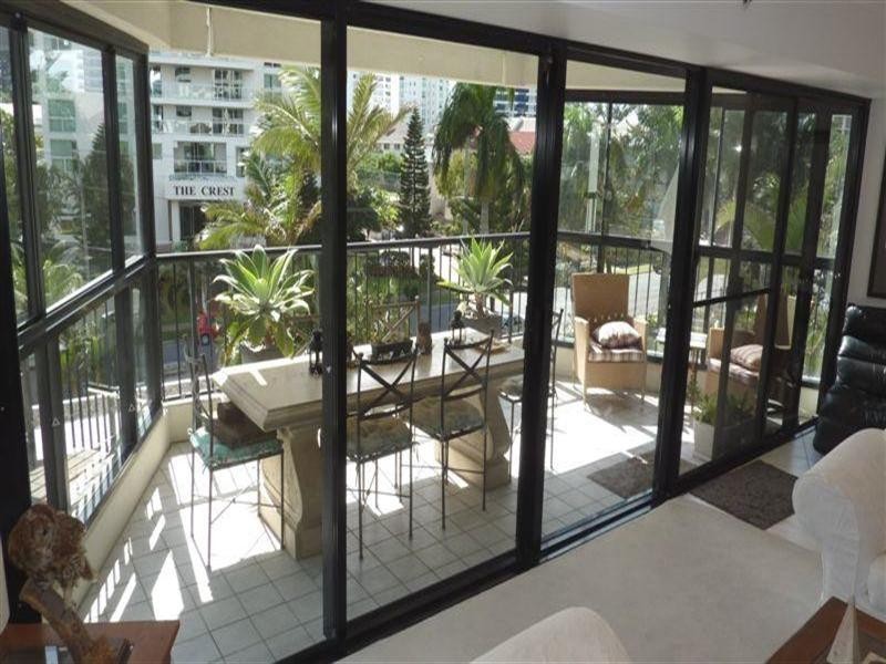 24 Breaker Street, Main Beach QLD 4217