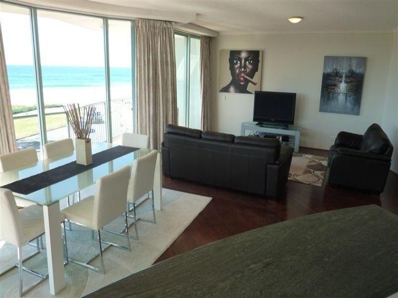Main Beach QLD 4217