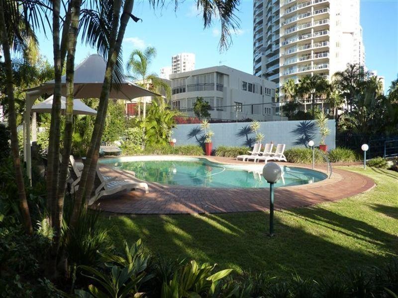 22 Montgomery Avenue, Main Beach QLD 4217