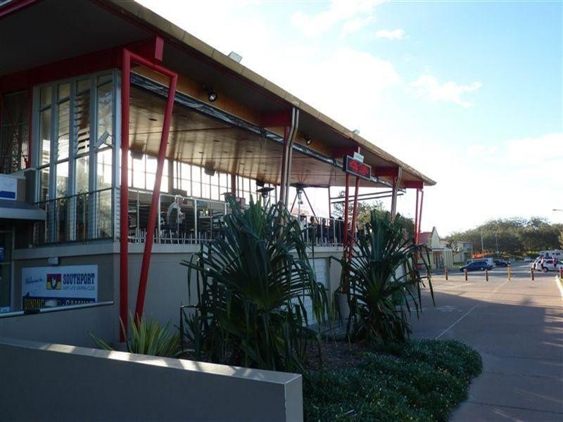 22 Montgomery Avenue, Main Beach QLD 4217