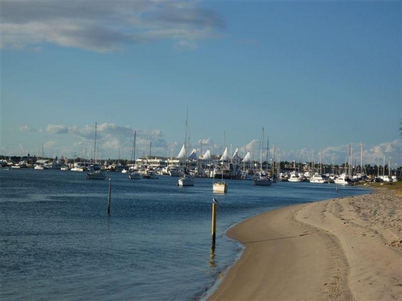 22 Montgomery Avenue, Main Beach QLD 4217