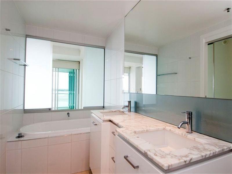 300 Marine Parade, Labrador QLD 4215
