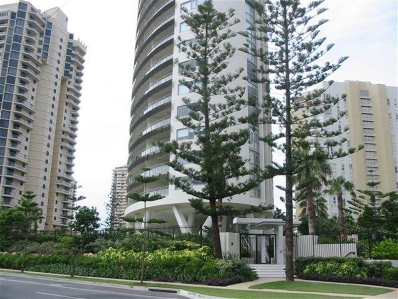 1 Lennie Avenue, Main Beach QLD 4217