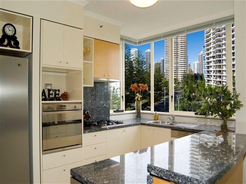 1 Lennie Avenue, Main Beach QLD 4217