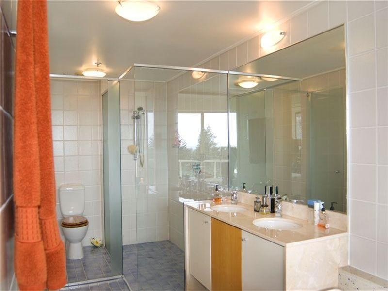 1 Lennie Avenue, Main Beach QLD 4217