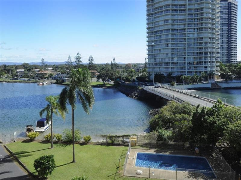 554 Marine Parade, Biggera Waters QLD 4216