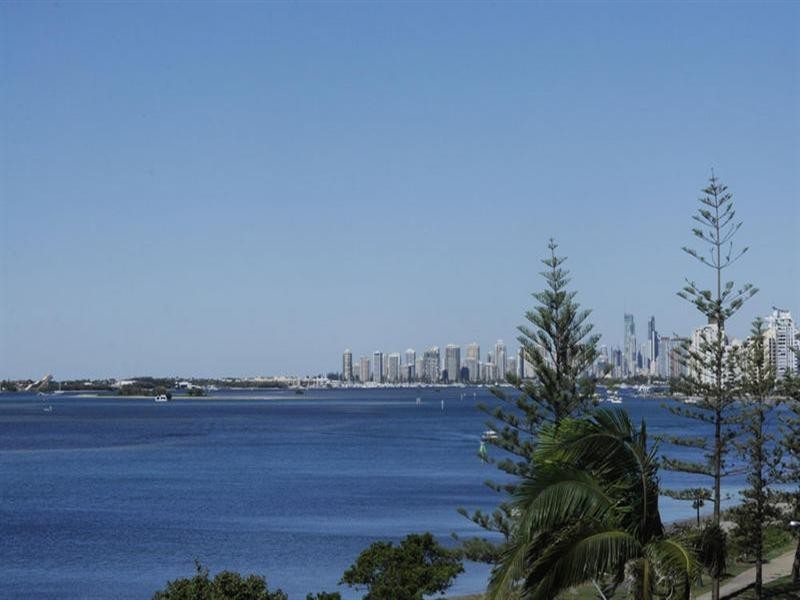 554 Marine Parade, Biggera Waters QLD 4216