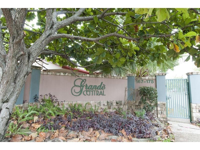 12 Grande Central  167 Central Street, Labrador QLD 4215