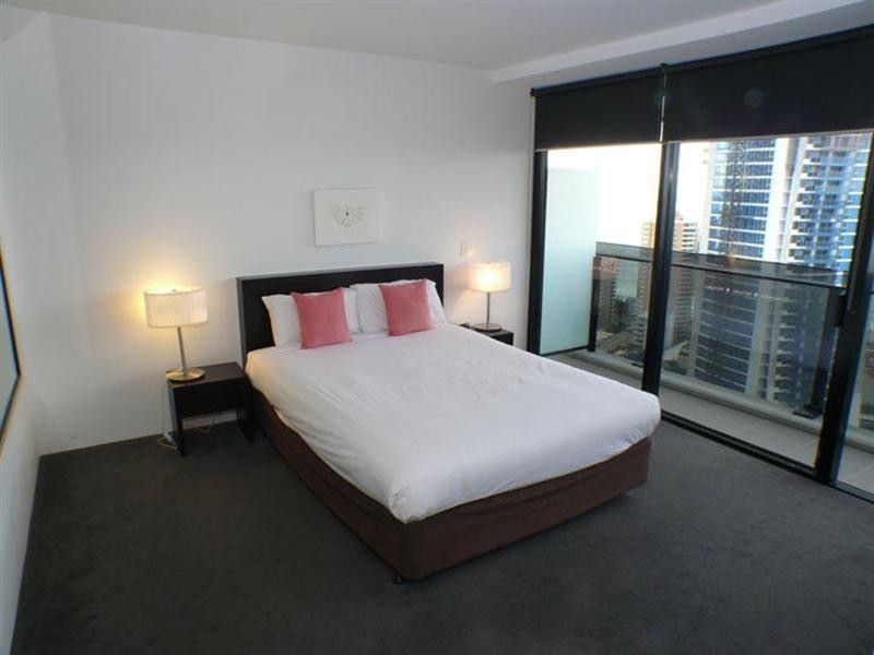 9 Ferny Avenue, Surfers Paradise QLD 4217