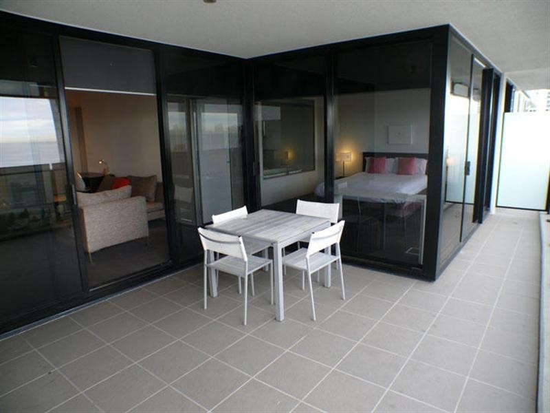 9 Ferny Avenue, Surfers Paradise QLD 4217