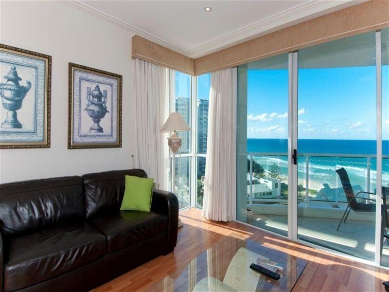 5 Woodroffe Avenue, Main Beach QLD 4217